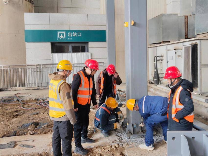 聚力护航团圆路 暖心守护春运行（春节稿件修改2.25）.docx