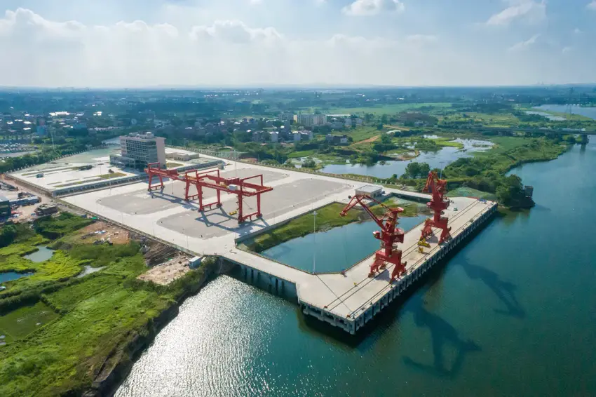 【特别策划】信江潮起民生焕章——鹰潭港中童作业区码头赋能赣东北纪实.docx