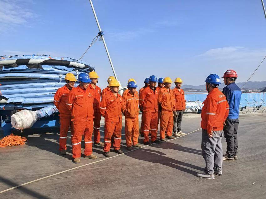 【一线传声】装备保障分公司召开梁索施工班组建设专题会.docx