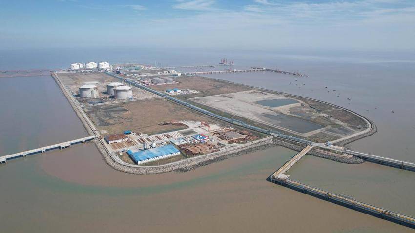【特别策划】洋口港，中国第一个外海无遮掩人工岛.docx