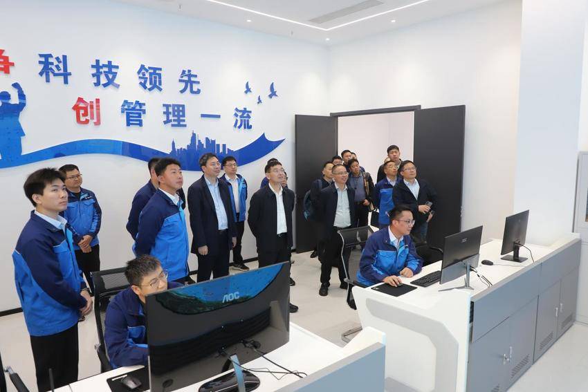 【一线传声】何志超到温福高铁项目调研指导工作.docx