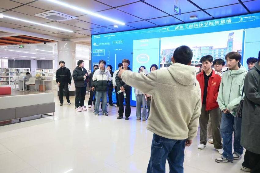 交流互鉴促发展 携手共建高质量育人平台——人工智能学院赴武汉工程科技学院开展访问交流(2).docx