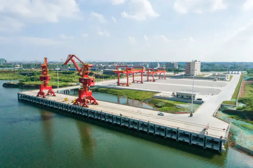 【特别策划】信江潮起民生焕章——鹰潭港中童作业区码头赋能赣东北纪实.docx