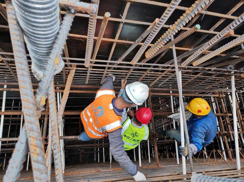 【特别策划】8米高空的那次踩空，催生了一项国家专利.docx