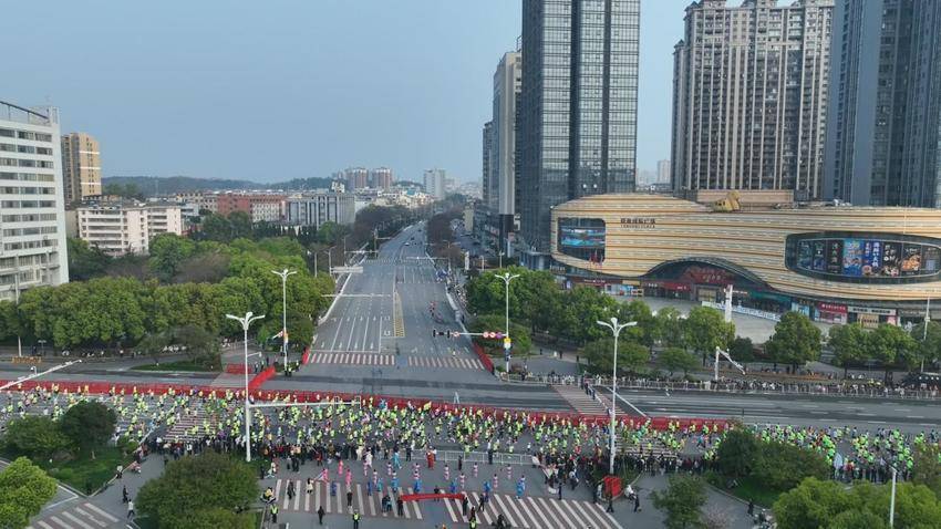 咸宁：着力提升城市品质，为“咸马”保驾护航.docx