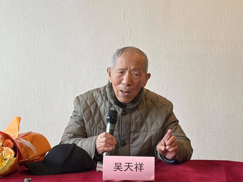 荆楚传雷锋精神 武汉好人圈义诊送健康(2).docx