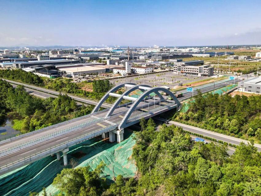 【特别策划】宜丰“产业路”通车周年记.docx