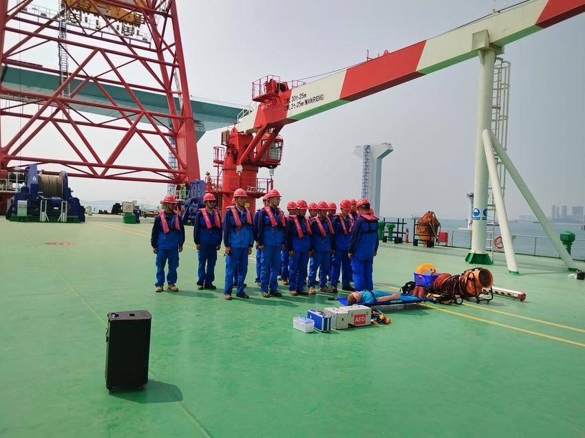 【特别策划】中交二航局“二航卓越”起重船实战练兵.docx