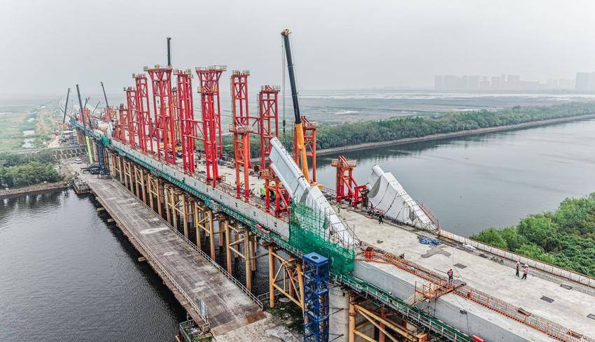 【交通强国】慈溪特大桥A段南线连续梁系杆拱关键节段吊装圆满成功.docx