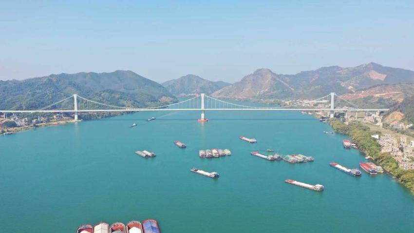 【特别策划】虹起浔江 贯通南北 广西苍容浔江大桥正式通车.docx