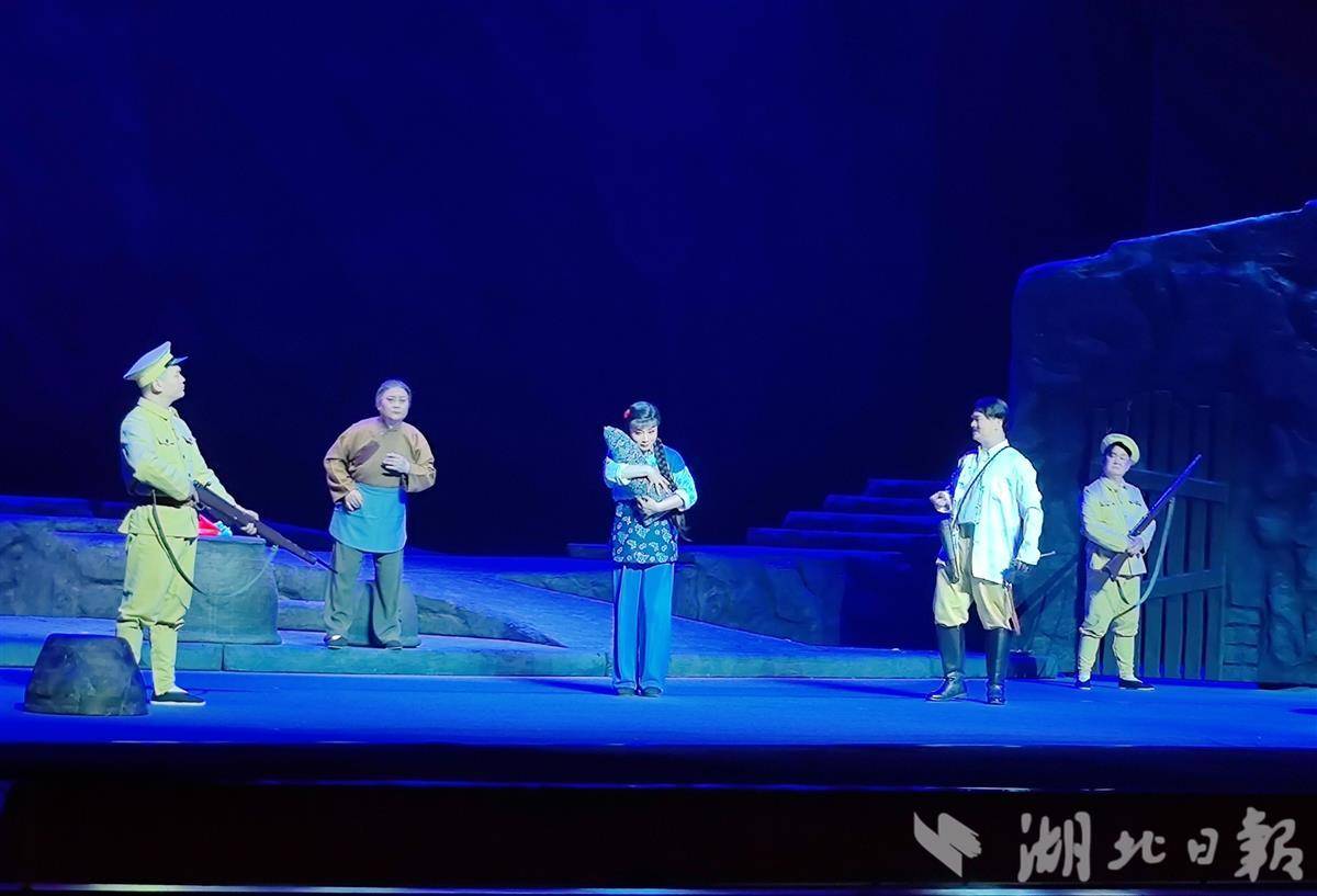 诞生20周年常演常新 楚剧《大别山人》在武汉精彩上演 - 湖北日报新闻客户端