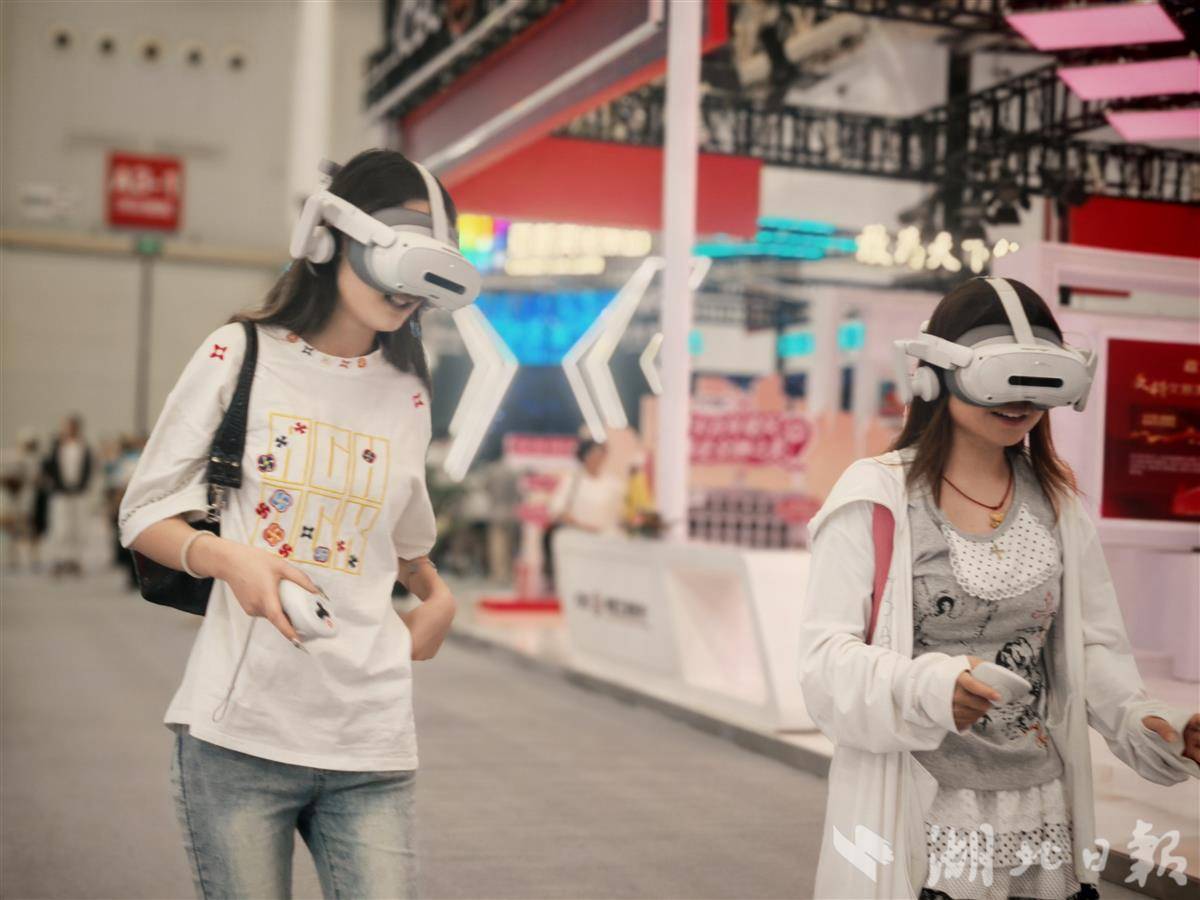 XR剧游式会展导览系统体验2.jpg
