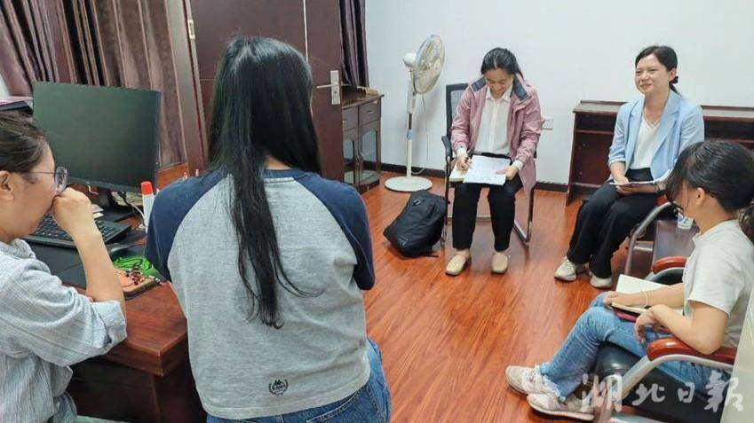 4.24融合调研进社区 多方共话促发展.doc