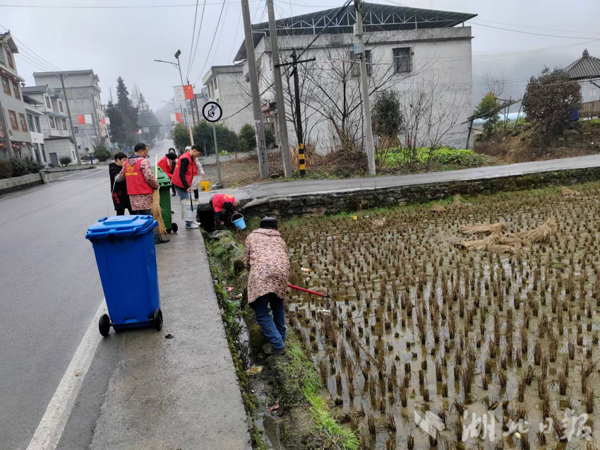 利川东城白鹊山村:环境勤整治 家园换新颜