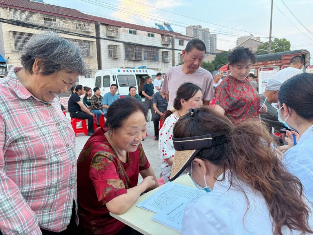 包含检查陪护加挂号长期就医档案建立，方便后续诊疗的词条
