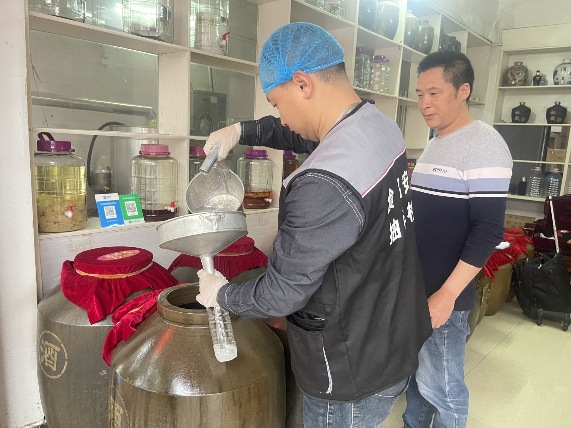 区市场监督管理局开展白酒小作坊专项抽检