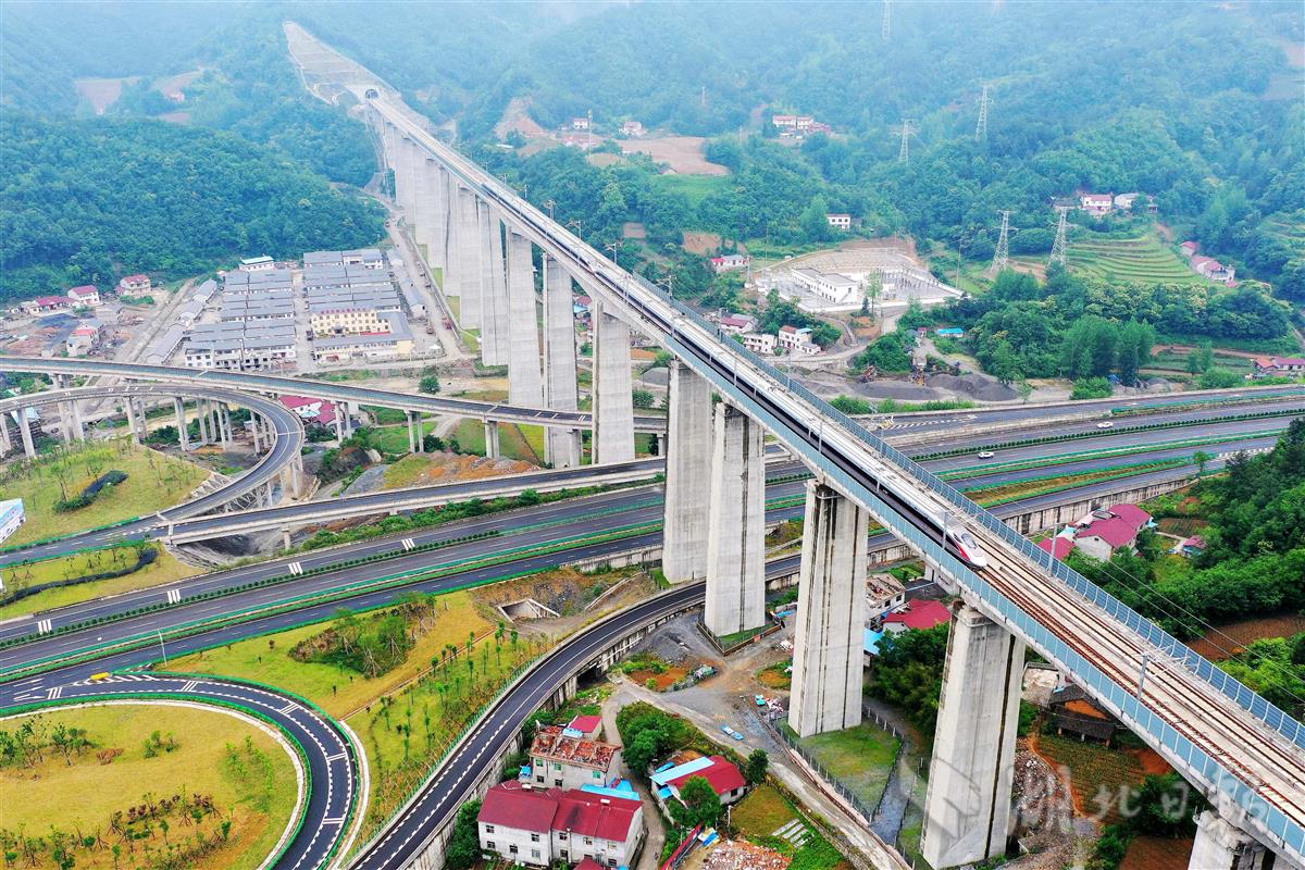 郑渝高铁进入运行试验阶段