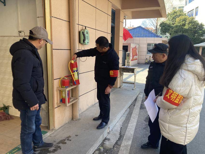 全面排查隐患护航新学期广水市陈巷镇中心中学开展开学前安全隐患大