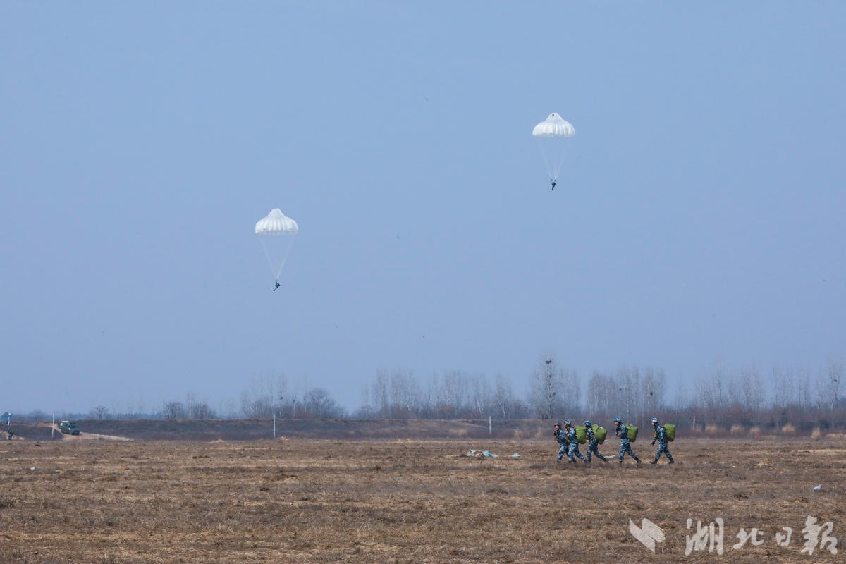 湖北孝感空降兵图片