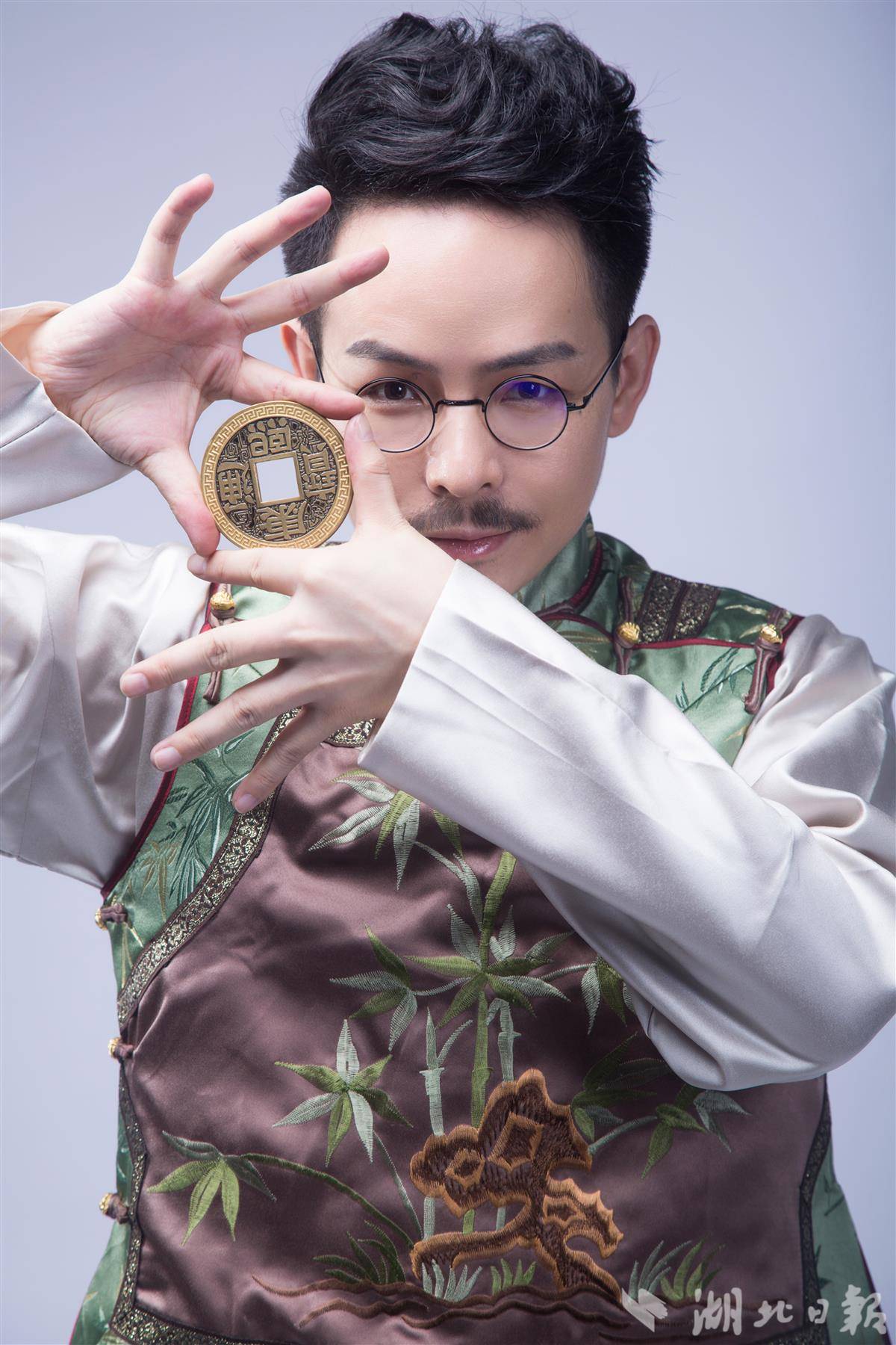 001 明星魔术师吴曌剧照。.jpg