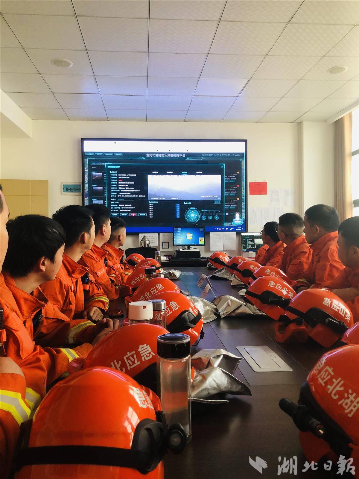 4fd054b27864758571bc1f0b37123362.jpg 4fd054b27864758571bc1f0b37123362.jpg