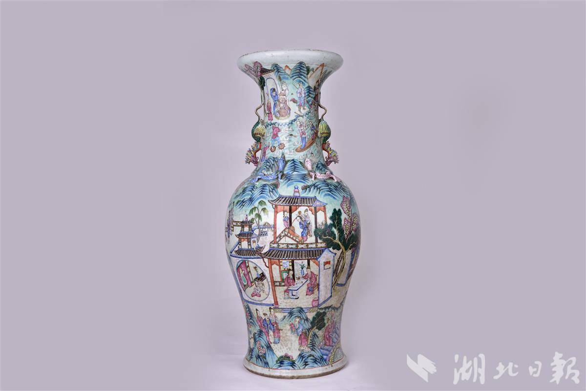 粉彩白蛇传故事图凤耳瓷瓶 清 武汉博物馆藏.jpg