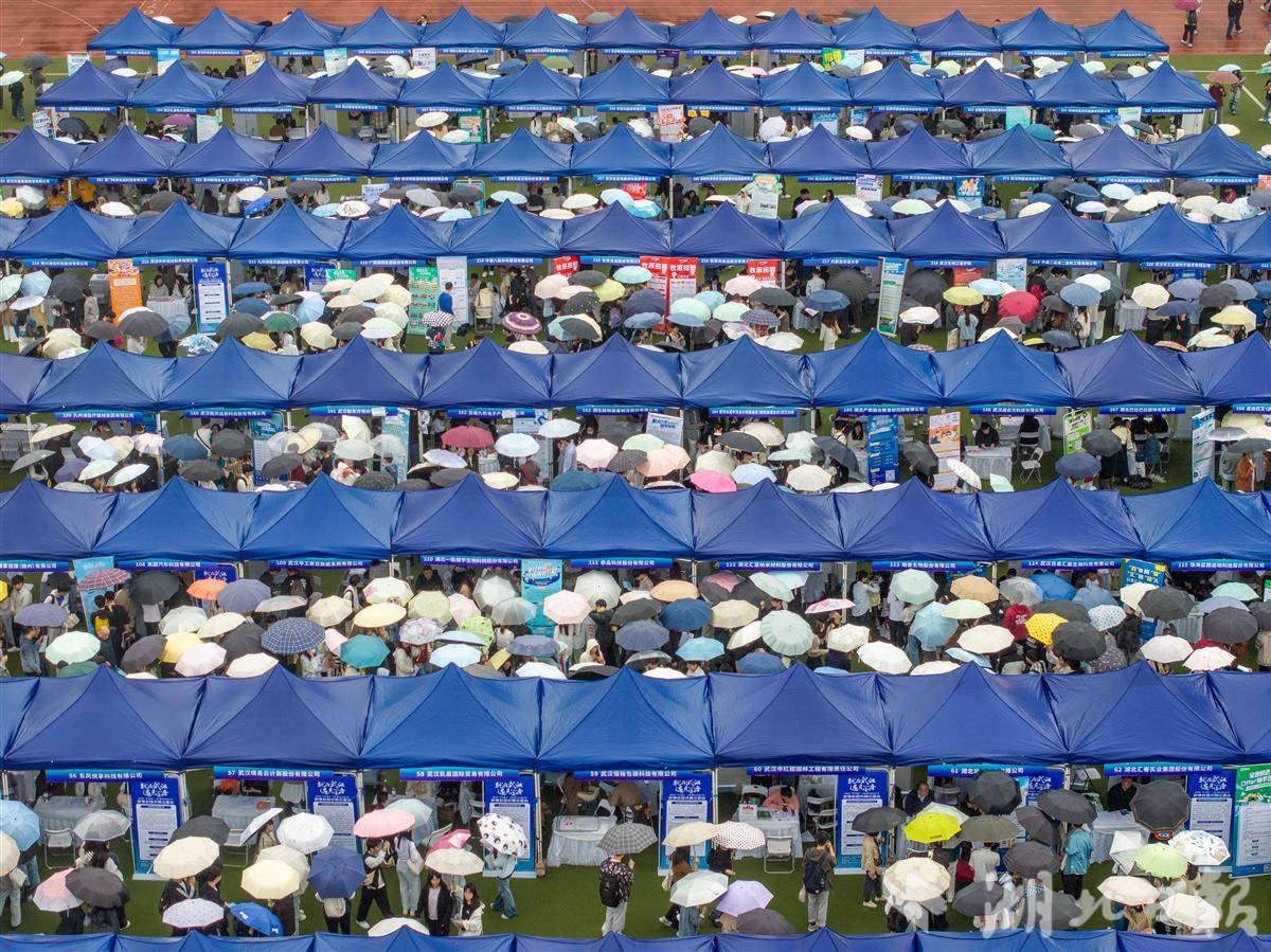 热火朝天（学通社记者 王文硕 摄）.jpg