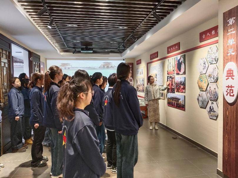 行走的思政课·承孝雅文化，绽实践芳华——青马班学员走进仙桃市孝雅书院 - 湖北日报新闻客户端
