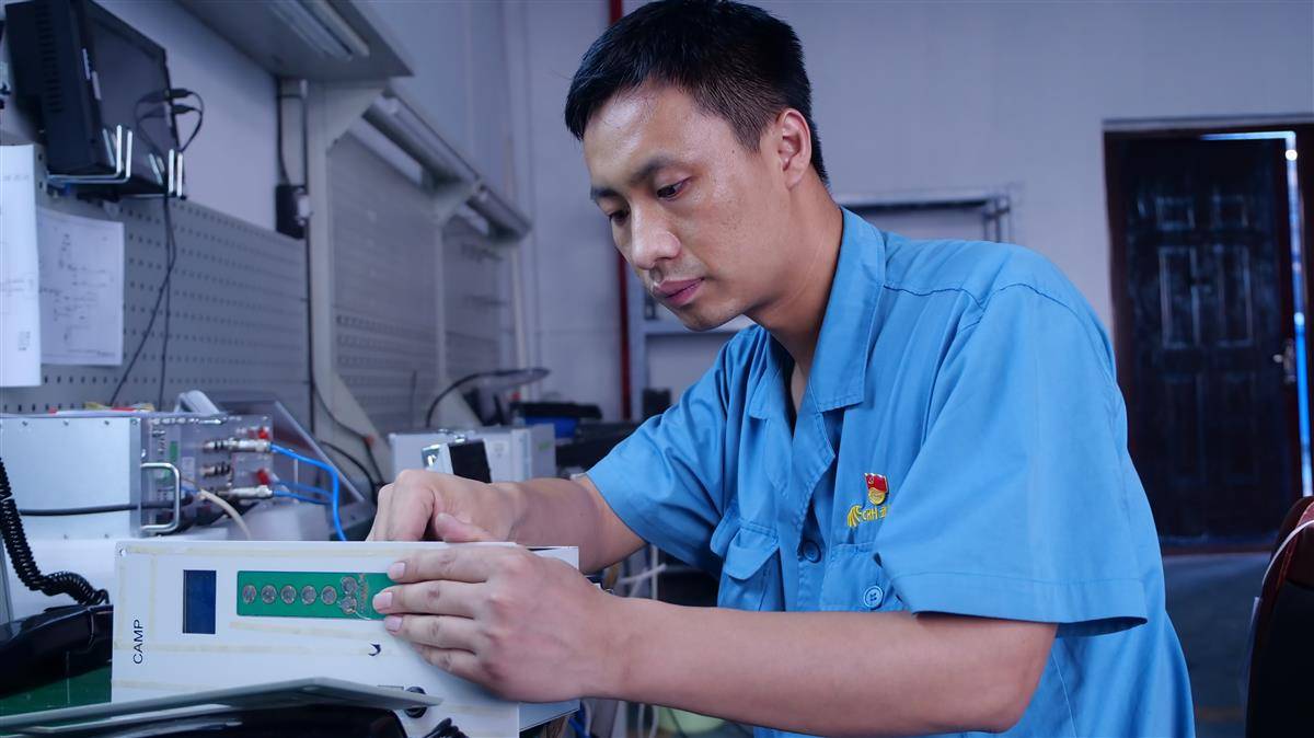 马耀锋工作照片 (6).JPG