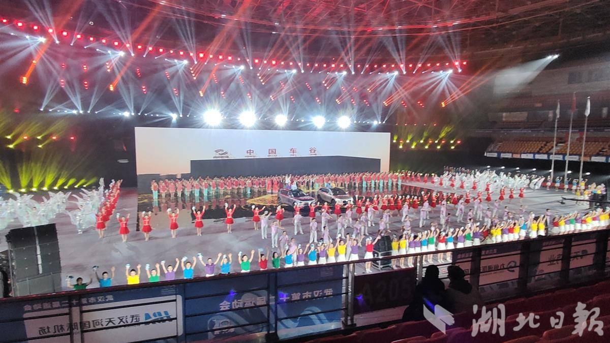 003 10月23日晚全流程彩排现场。 湖北日报全媒记者 汪洋 摄.jpg 003 10月23日晚全流程彩排现场。 湖北日报全媒记者 汪洋 摄.jpg