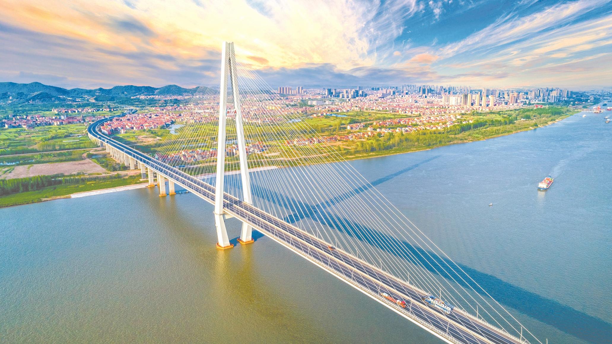 周锐推动一系列新冠病毒检测产品的国外上市