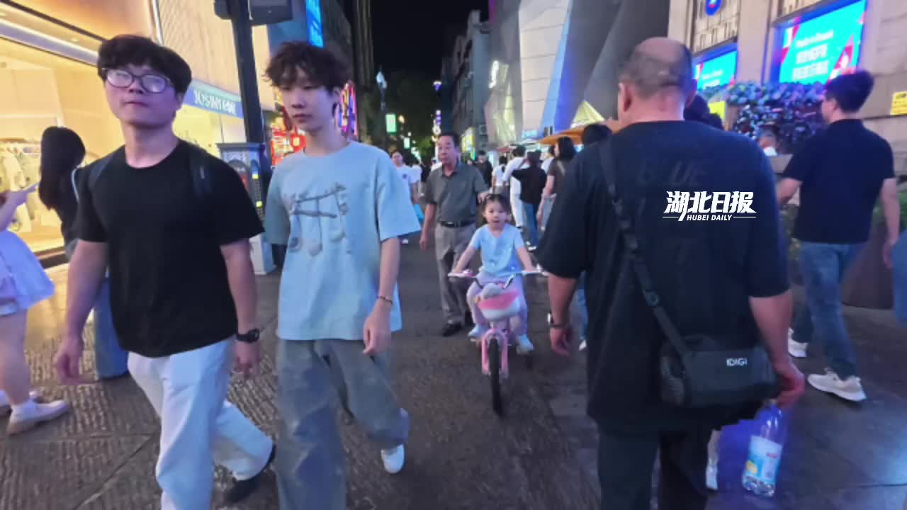 一扇窗遇见一座城，江汉音乐角用一场音乐会迎接高校新生