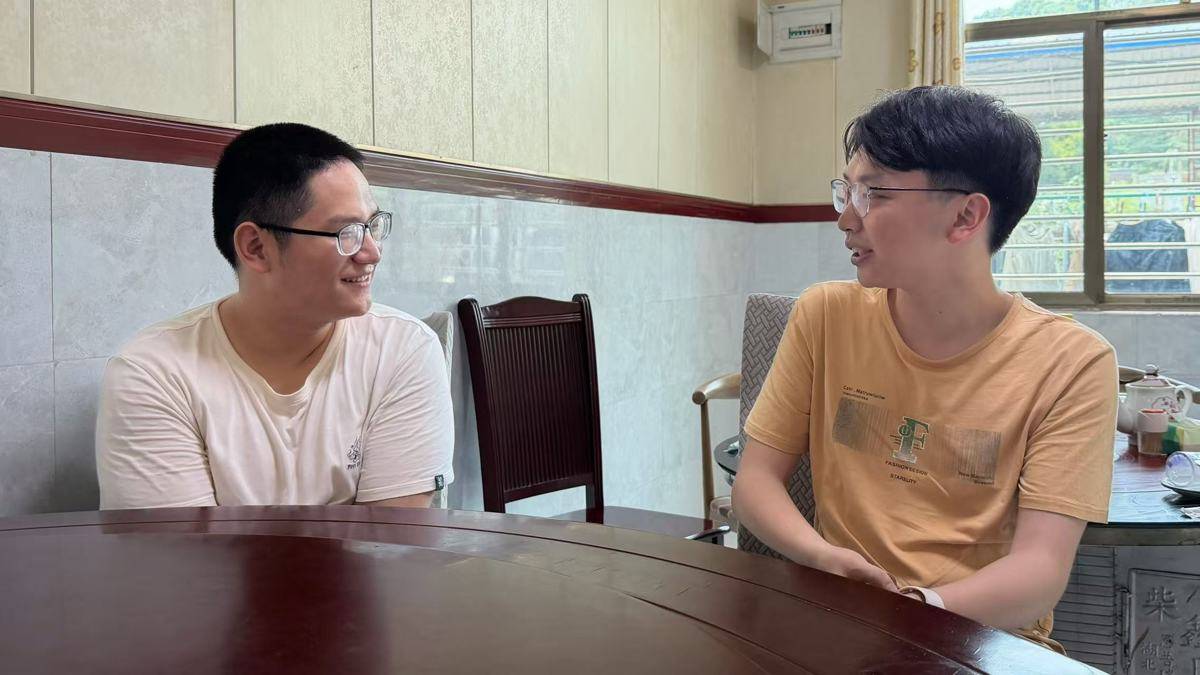 两个“半身少年”的十年“奔跑”：一个586分，一个保研，有望上同一所大学！(图4)