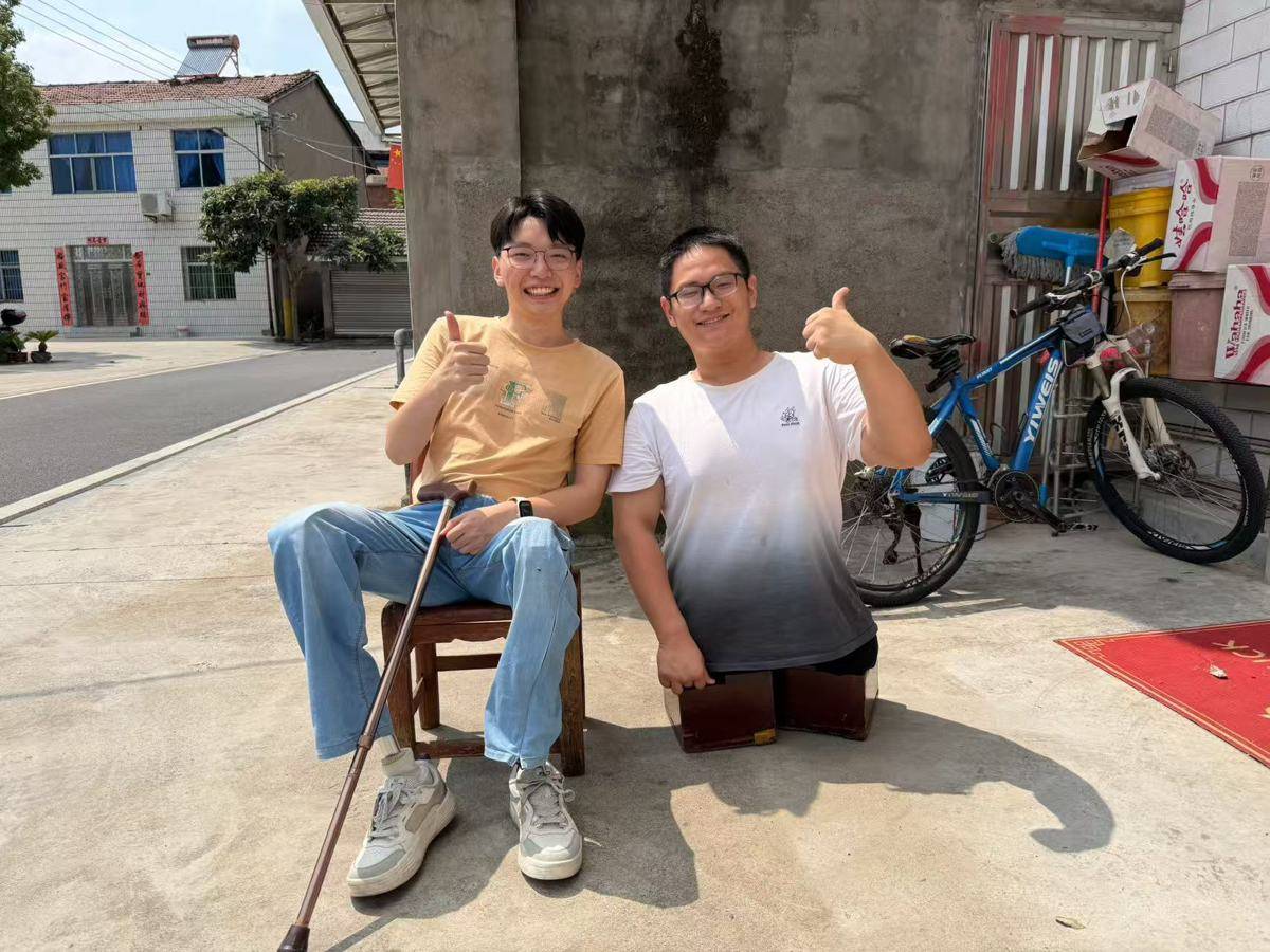 两个“半身少年”的十年“奔跑”：一个586分，一个保研，有望上同一所大学！(图2)