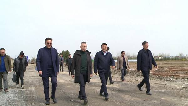 浙江中力集团来老河口考察中力电动叉车项目