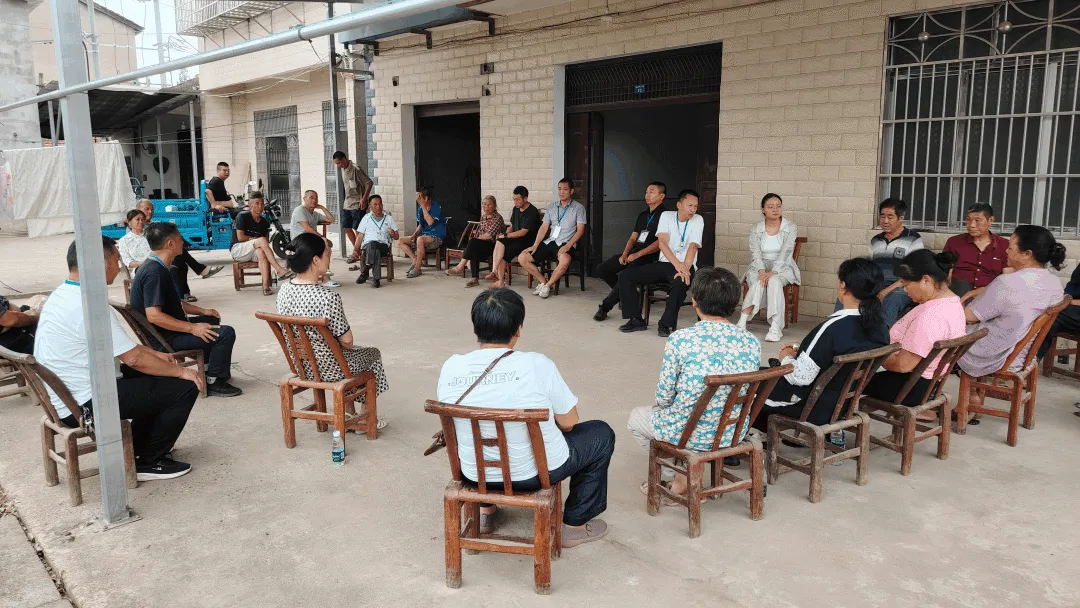 荆州区李埠镇进村入户练本领 一线实践促成长