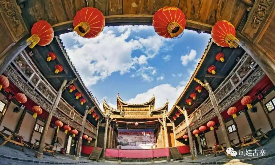 仙岛湖位于湖北省黄石市阳新县王英镇,幕阜山北麓,距华中重镇武汉140