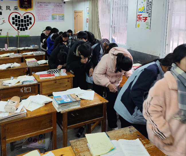 利川市忠路镇小河初级中学:紧绷"安全弦",筑牢"防火线"