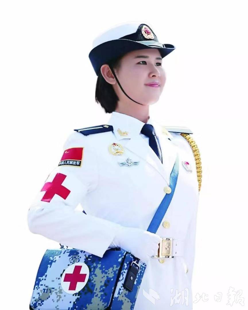 曾诗怡2015年参加抗战阅兵的戎装.jpg