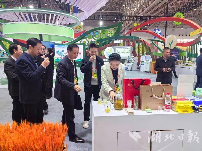新闻-农博会骞林茶.doc