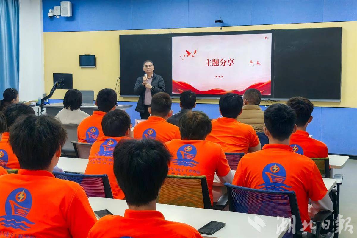 王三文分享他的经历(拍摄:羊一淳 李延明).jpg 王三文分享他的经历(拍摄:羊一淳 李延明).jpg