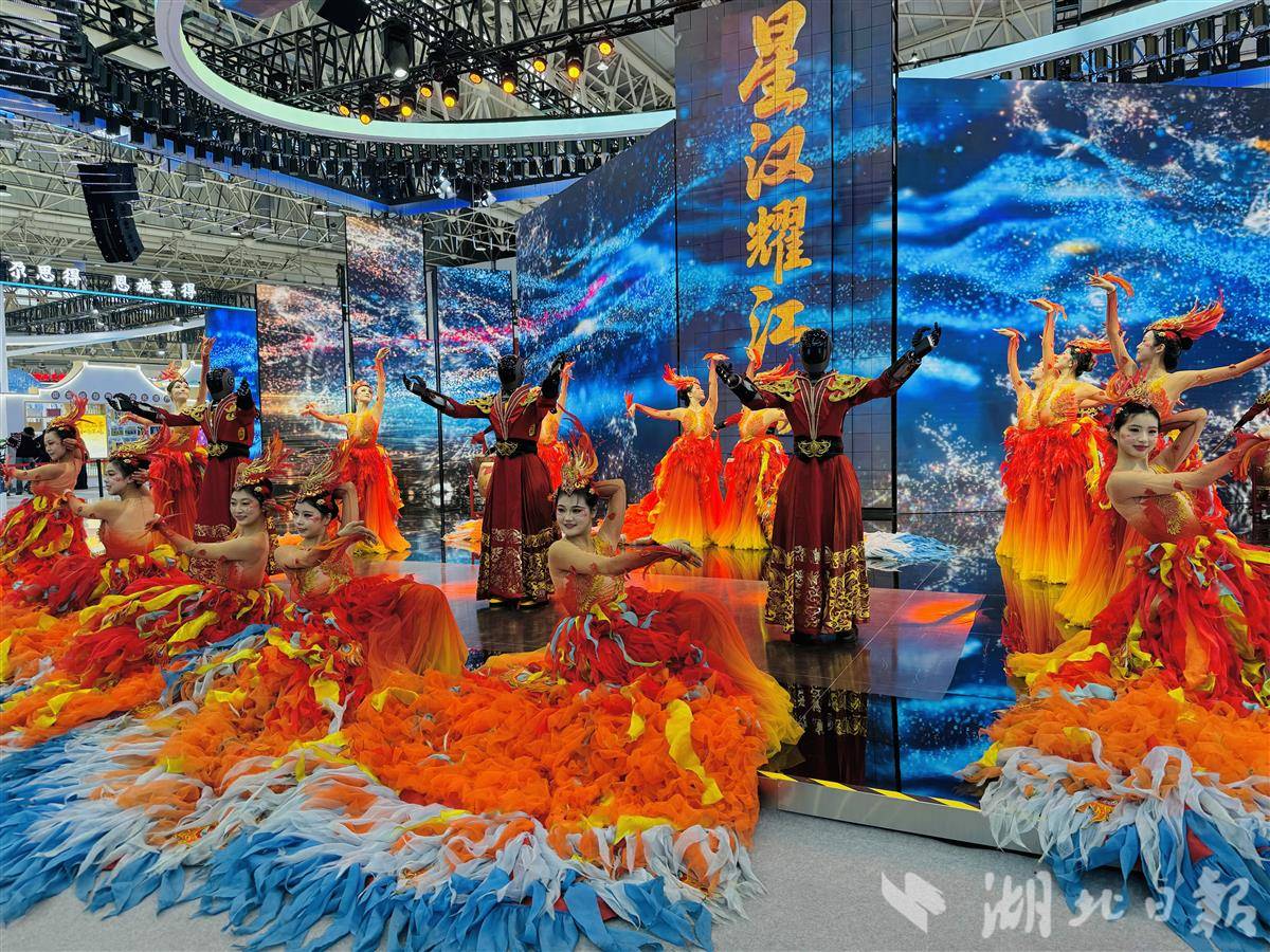 图为节目现场   摄影：范润昌.jpg