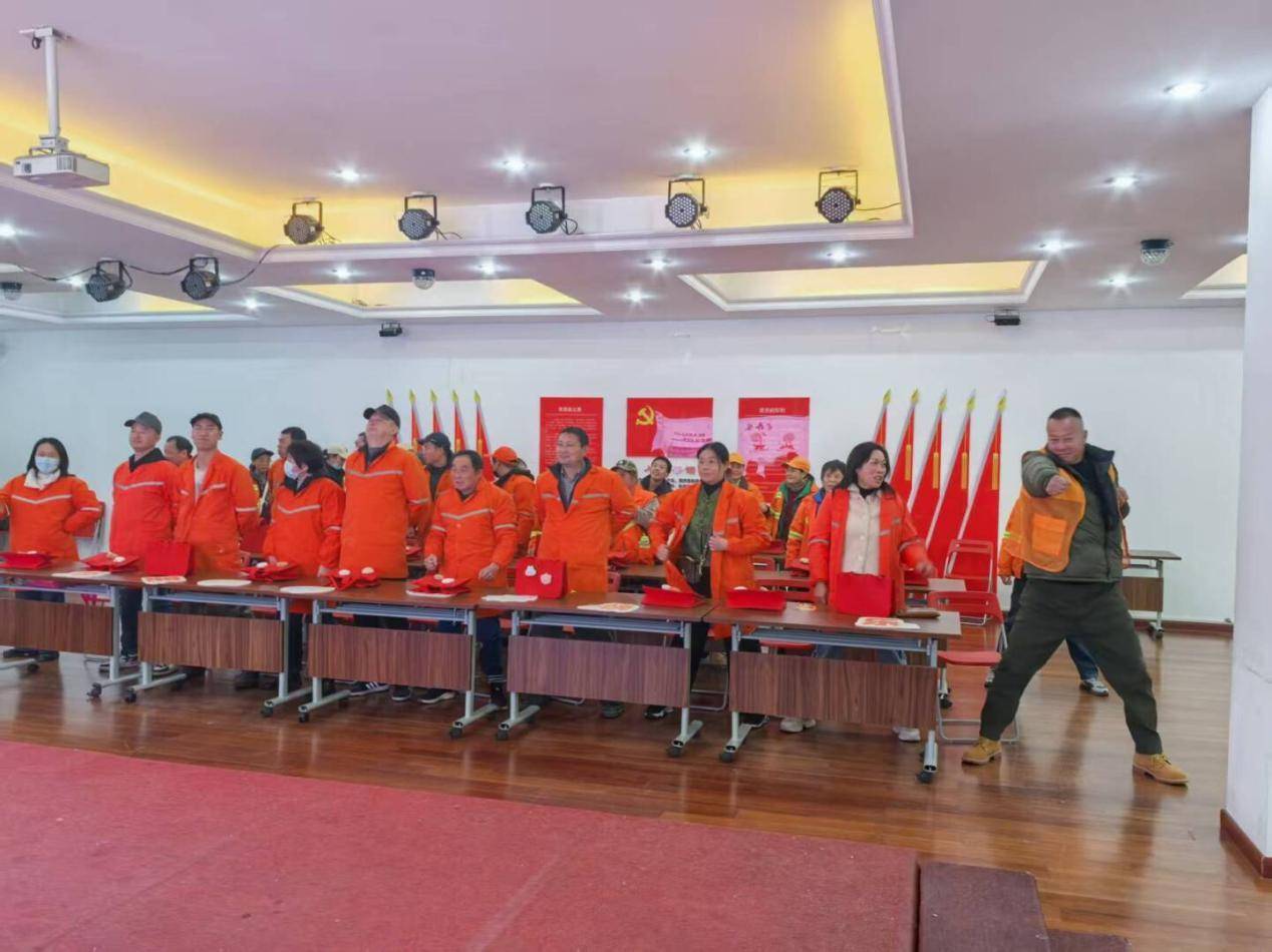 暖“新”亦暖心！百瑞景社区冬至慰问户外工作者- 湖北日报新闻客户端