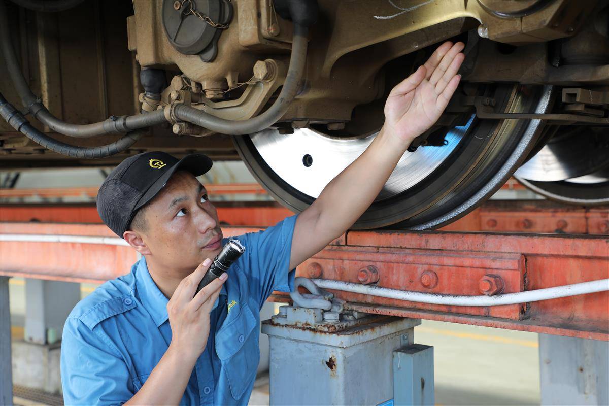 马耀锋工作照片 (9).JPG