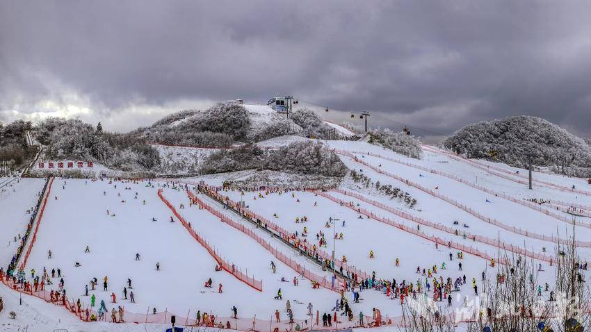 绿葱坡滑雪场介绍图片