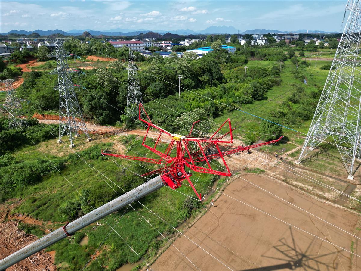 空中撑起保护伞避免损失超千万