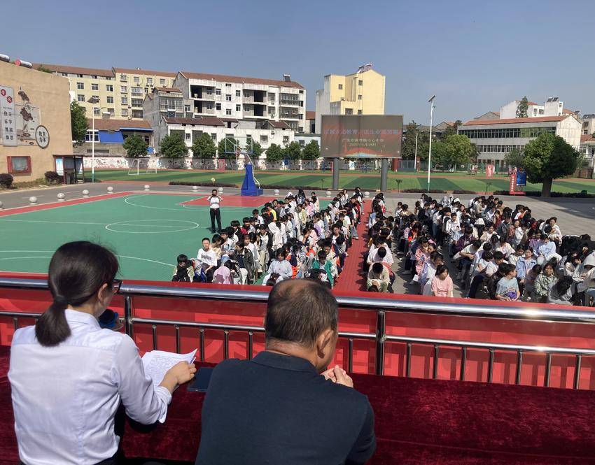 广水市陈巷镇中心中学开展法制安全教育专题讲座