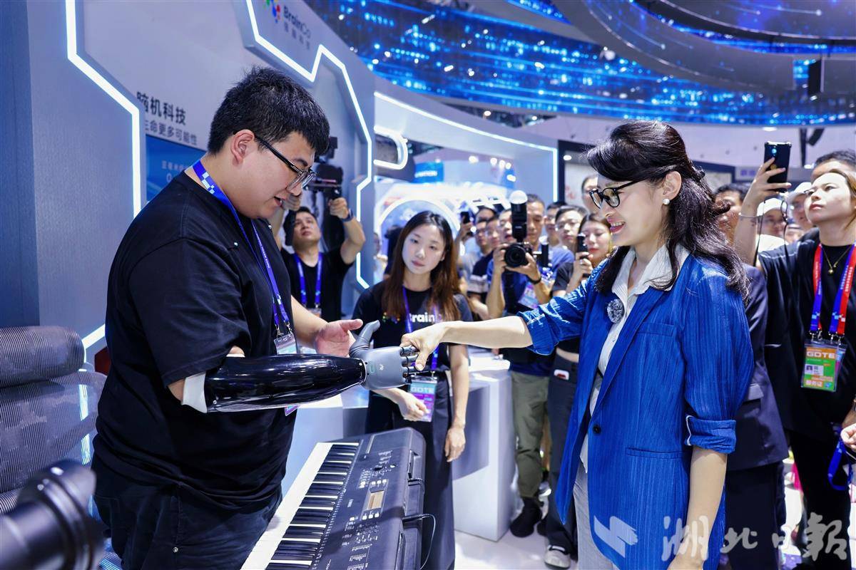 微信图片_20250926130114_331_99.jpg 微信图片_20250926130114_331_99.jpg