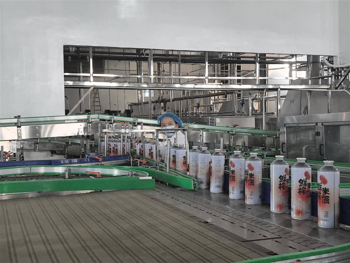 有了邮储银行孝感分行600万元知识产权质押贷款支持，湖北生龙清米酒股份有限公司顺利扩能。1（湖北日报全媒记者 方桐 通讯员 蔡青阳 摄）.jpg