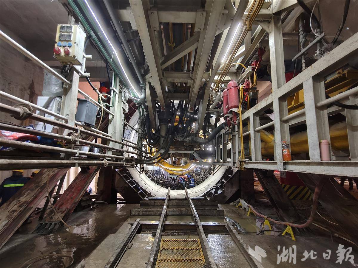 002 始发盾构机内部。湖北日报全媒记者 汪洋 摄.jpg 002 始发盾构机内部。湖北日报全媒记者 汪洋 摄.jpg